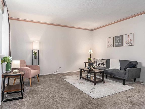 4th image of 733 W Kiernan Ave