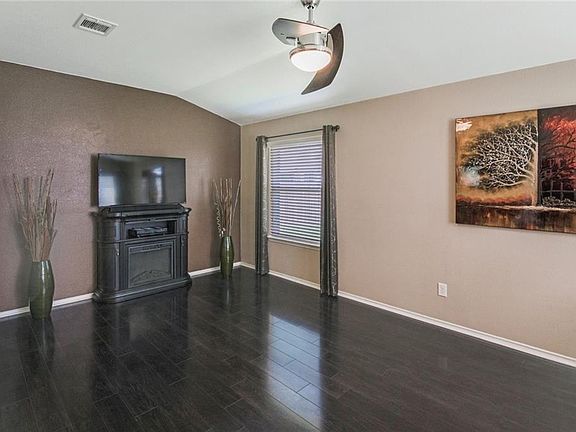 5th image of 6645 Burling St