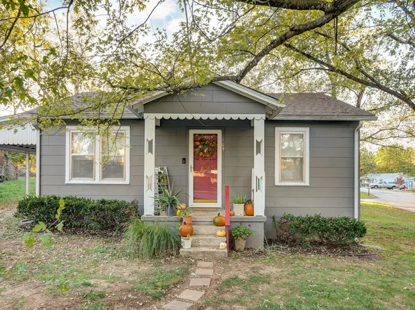 109 N 9th Avenue, Ozark, MO 65721