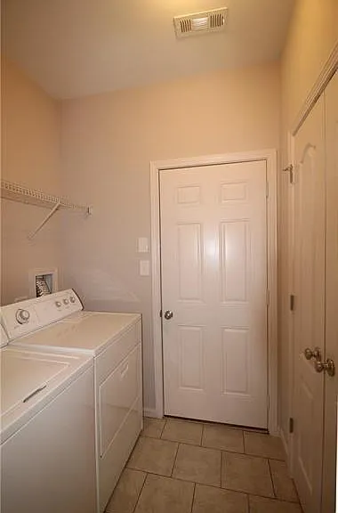 3082 Brockenhurst Dr — Photo 11