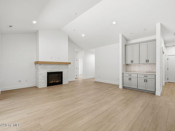 5th image of 7705 E Howard Rd