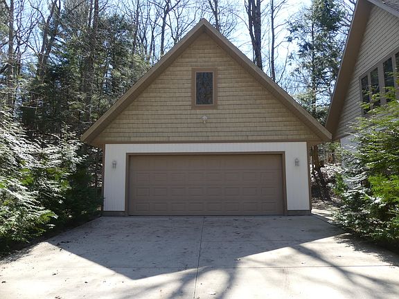 4th image of 313 Stone Church Rd