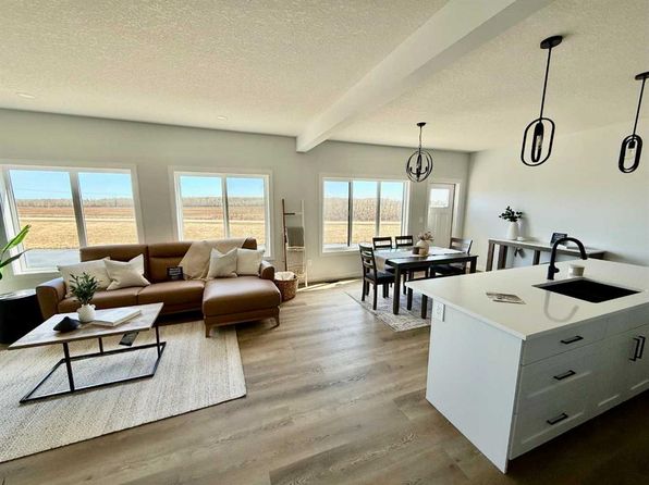 7045 W 85th St, Grande Prairie, AB T8X 0J3