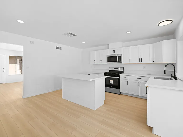 3501 W Avenue K13 — Photo 10