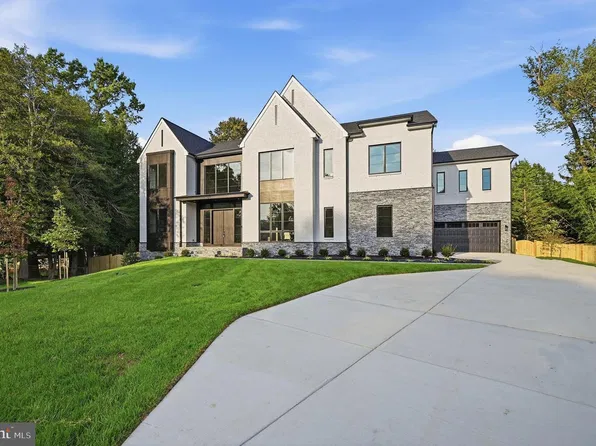 2101 Grayson Pl, Falls Church, VA 22043
