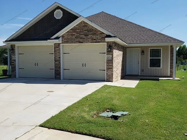 2127 Ingalls Ln #A — Photo 1