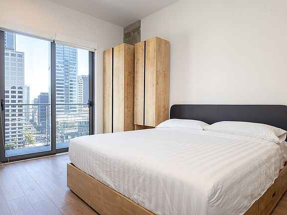 5th image of 1027 Wilshire Blvd APT 912
