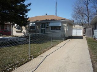 818 Sandra Ct, Racine, WI 53403