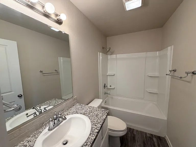 2120 N Texas Ave — Photo 16