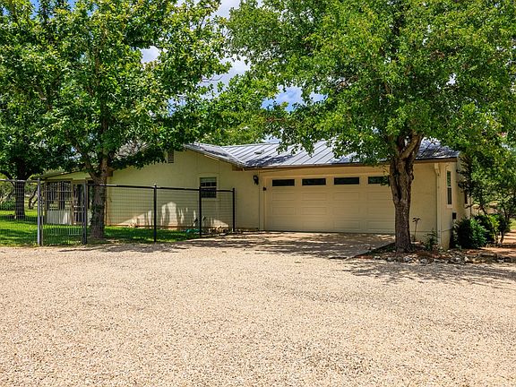 3rd image of 506 Southwoods Dr