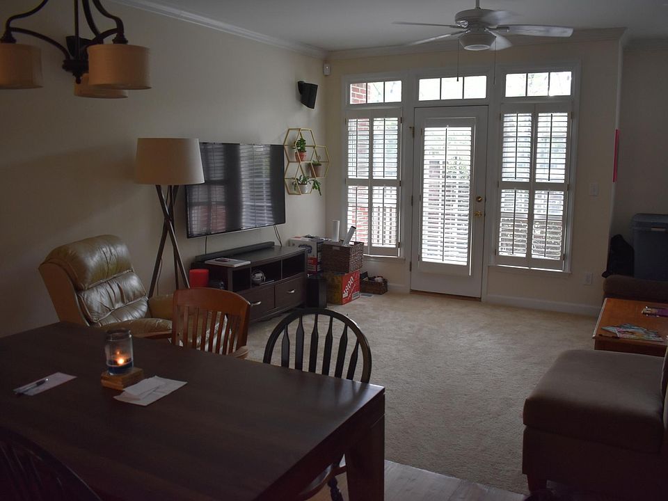 2nd image of 123 Fenner Ln