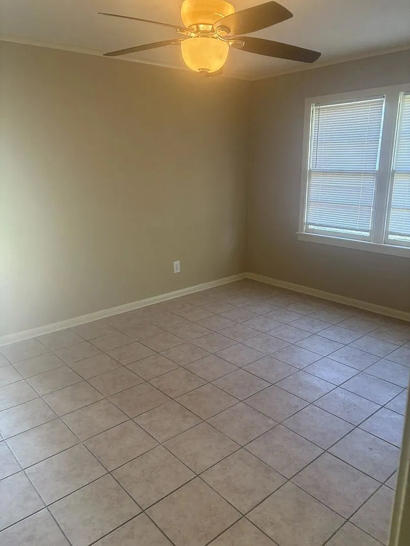 Updated 3 Bed / 1.5 Bath Home in Alexandria $1,000/Month — Photo 3