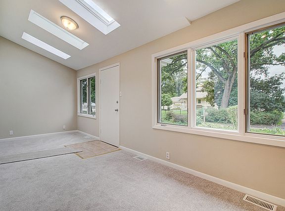 3rd image of 42483 N Park Ln