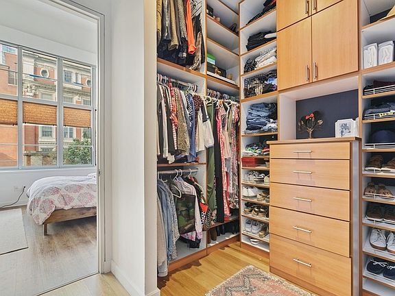 5th image of 27-28 Thomson Ave #241
