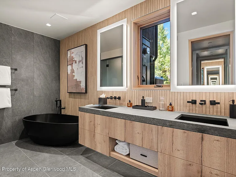 543 Walnut St #B — Photo 14