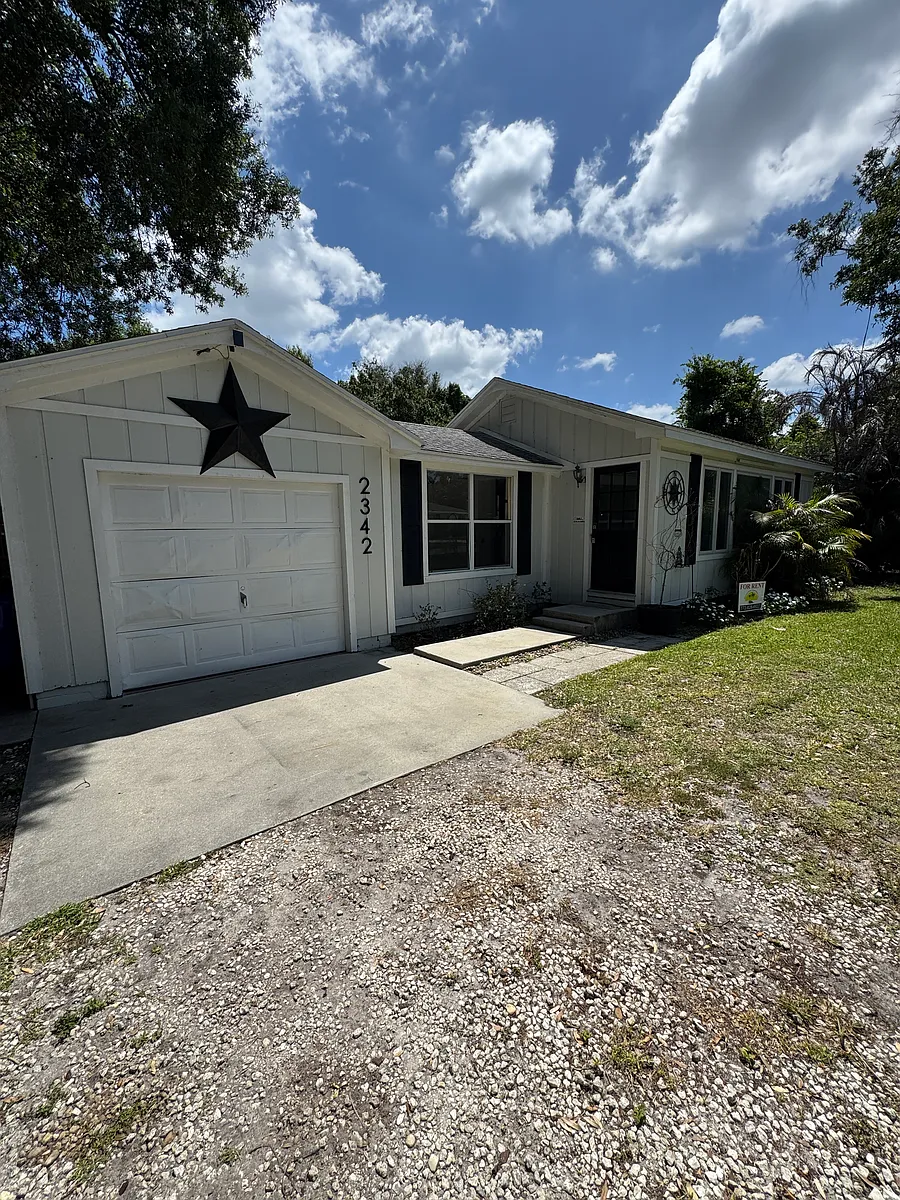 Building Photo - 2342 Vero Beach Ave