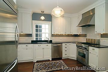 4th image of 1424 Forest Ave