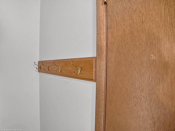 4th image of 904 Prairie Meadow Ct