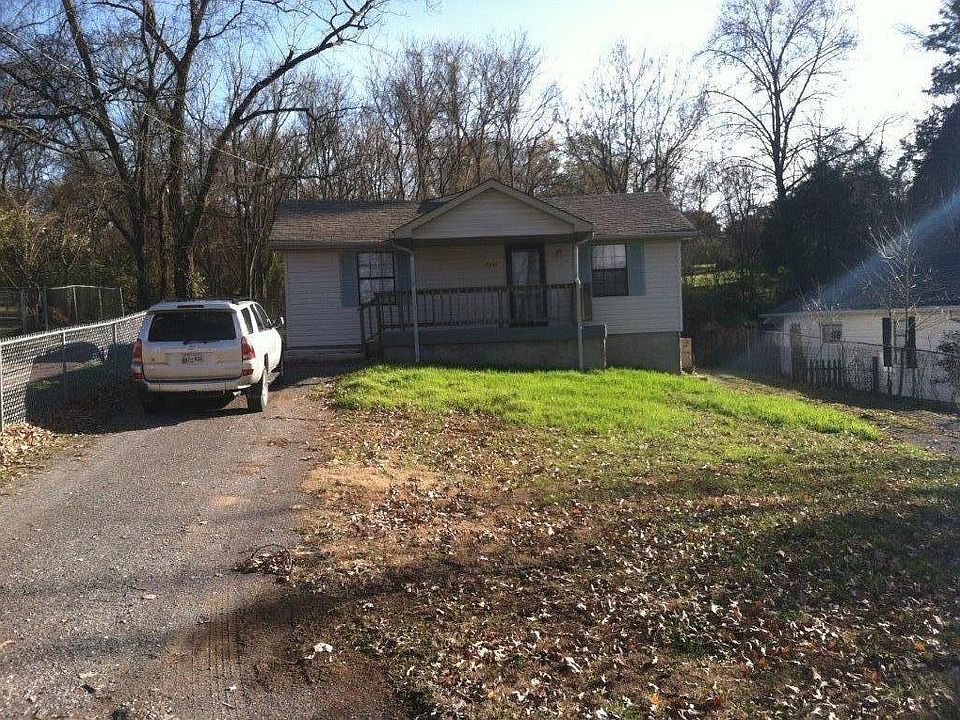 Front yard/house