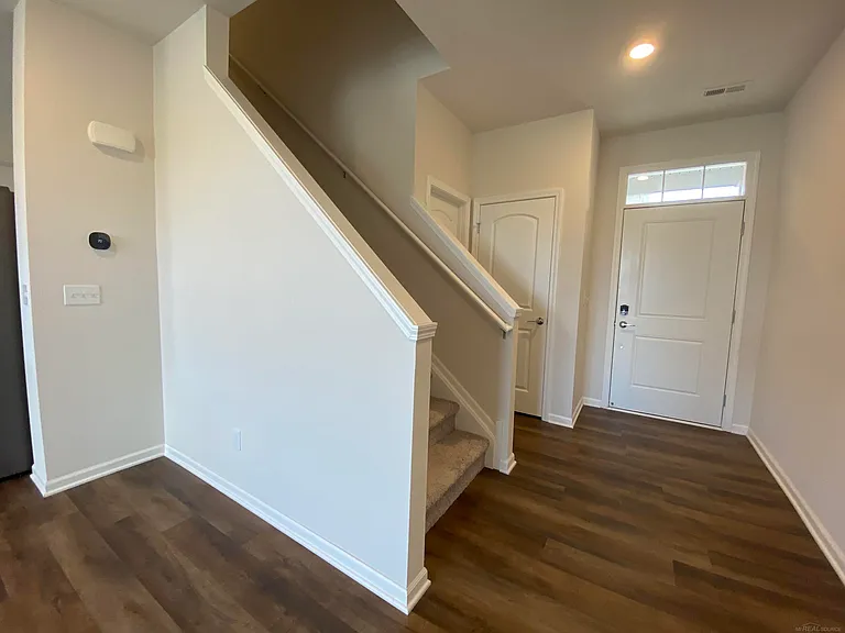 8783 Pioneer St — Photo 3