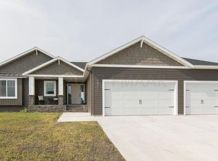 3642 Crimson Loop S, Fargo, ND 58104