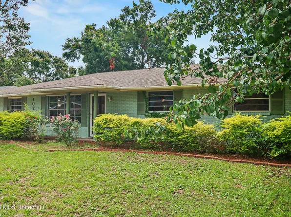 107 Vance Pl, Long Beach, MS 39560