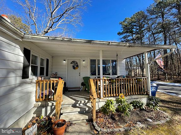 4th image of 753 Nutmeg St