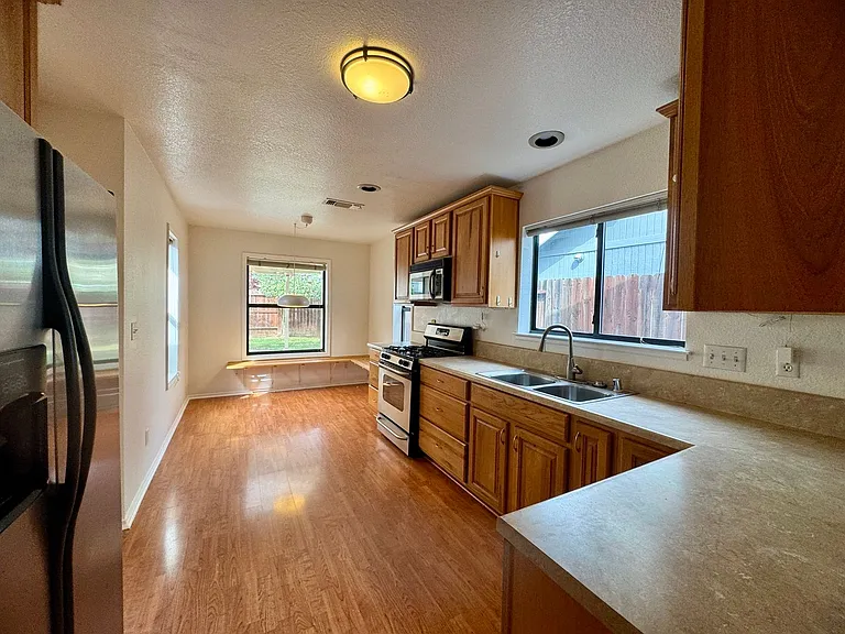 2923 Avila Bay Pl — Photo 9