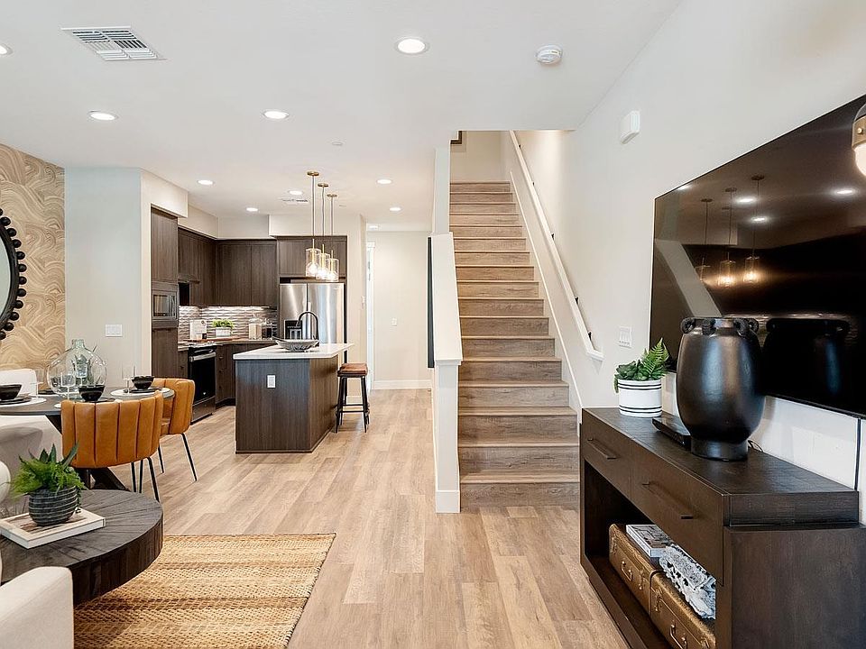 1st image of 18 Morera Ln