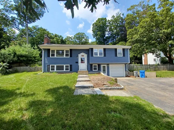 609 Washington St, Holliston, MA 01746