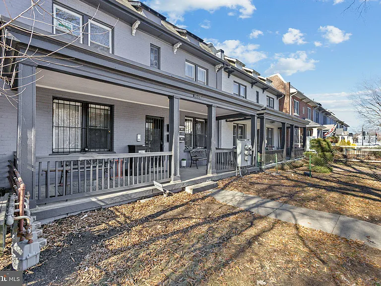 1710 W Virginia Ave NE #202 — Photo 33