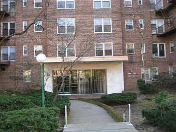 3rd image of 17860 Wexford Ter APT 1C
