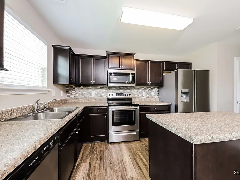 1448 Kilstrom St — Photo 4