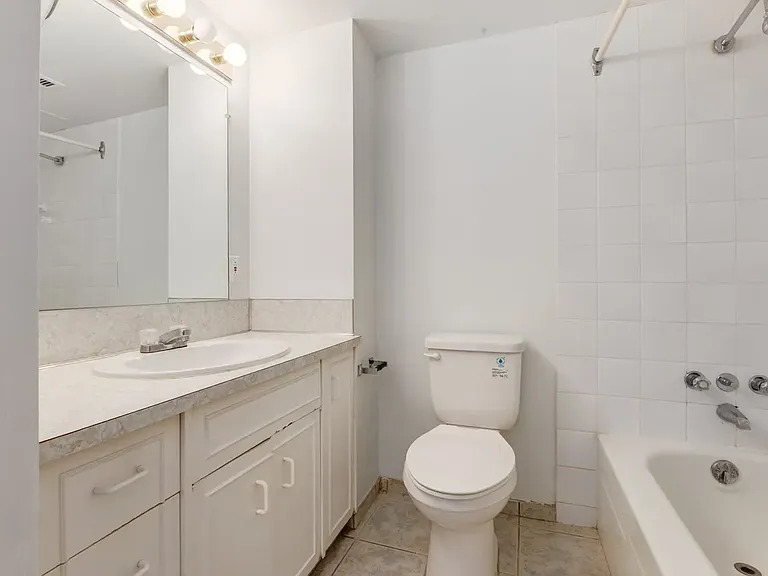 2010 Hope St SW #104 — Photo 18