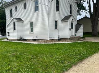 218 Lincoln Ave, Zumbrota, MN 55992