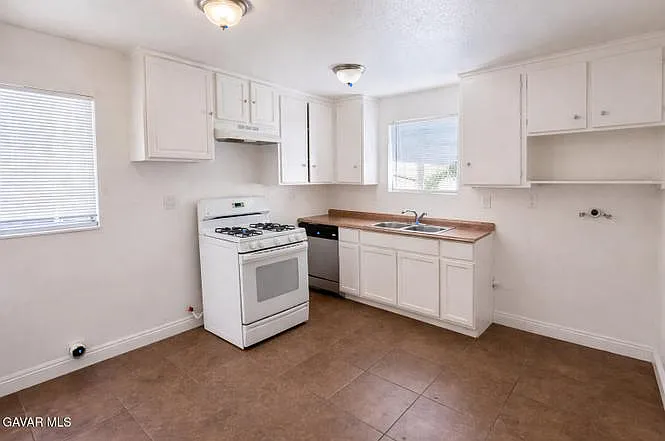 5 bed, 1426 sqft, $2,750 — Photo 4