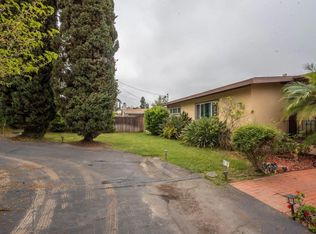 828 N Vine St, Fallbrook, CA 92028