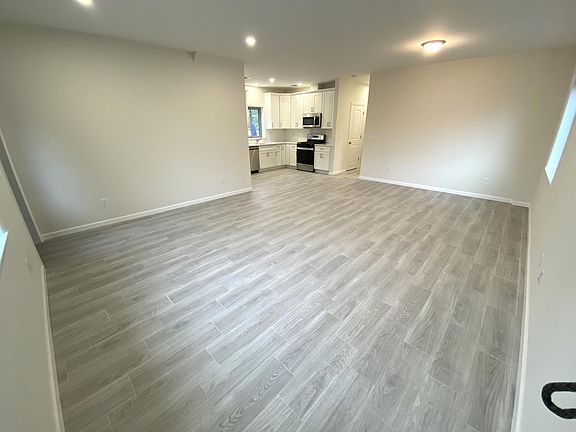 5th image of 39 Belfield Ave #A