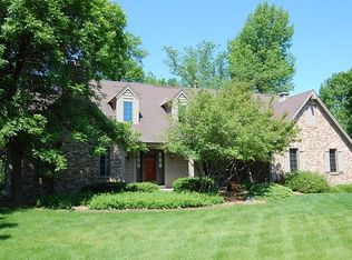 2275 Derrin Ln, Brookfield, WI 53045