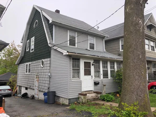 407 Little Clove Rd, Staten Island, NY 10301