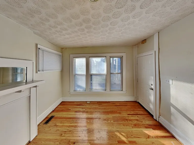1712 Summit St #D — Photo 13