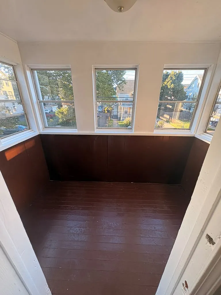 4 bed, 1600 sqft, $2,500 — Photo 3