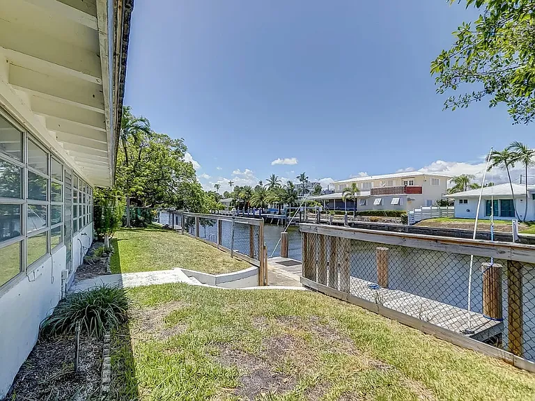 2041 Coral Reef Dr — Photo 38