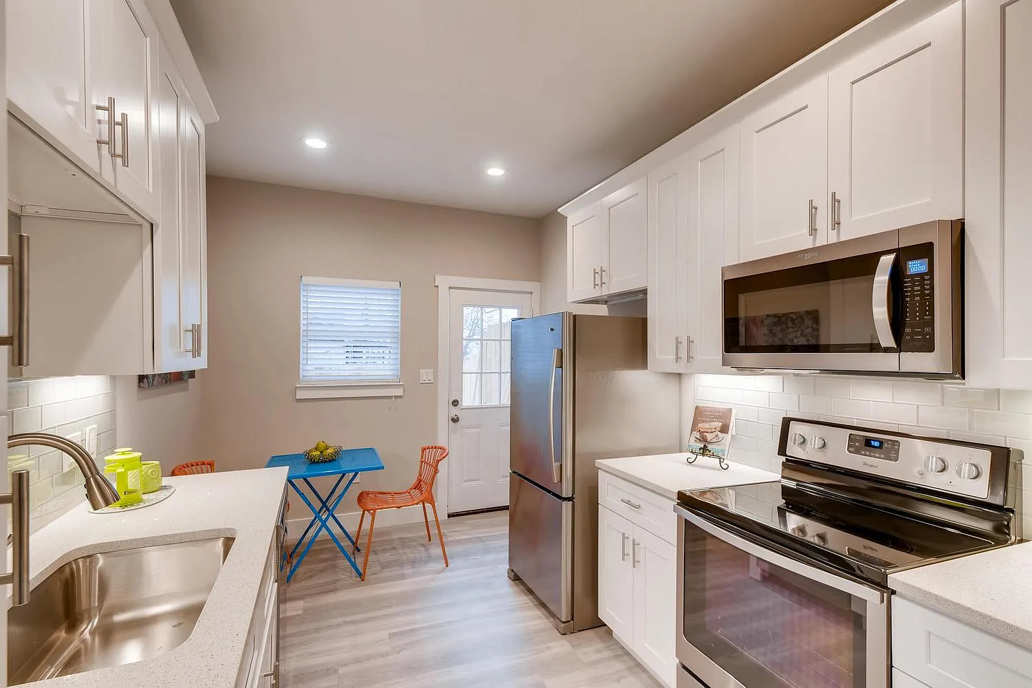 2 bed, 756 sqft, $1,799 — Photo 1