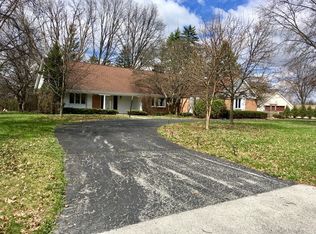 43 Chatham Ln, Oak Brook, IL 60523