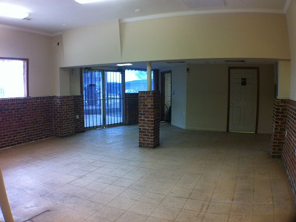4th image of 3702 Alabama Ave NE