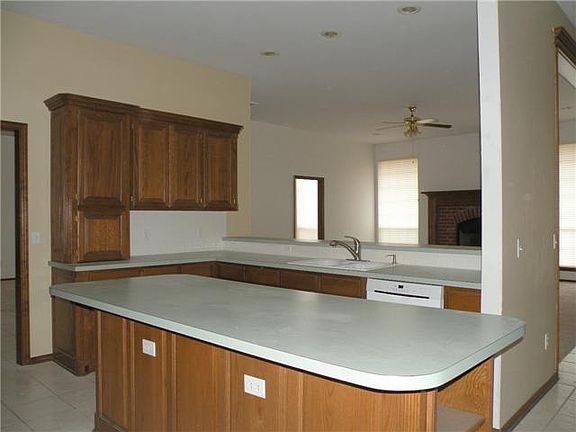 5th image of 6717 NW 128th Ter
