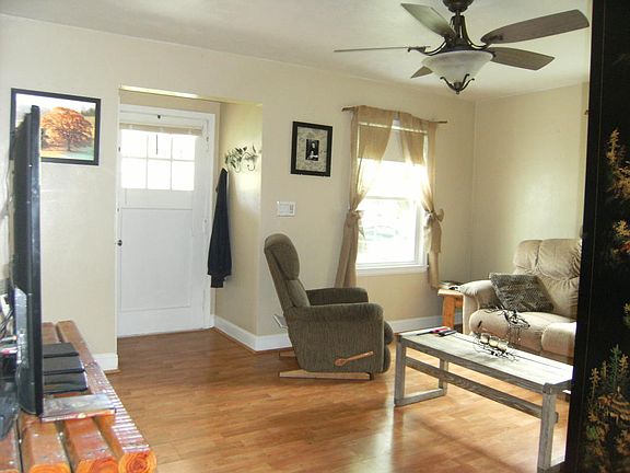 5th image of 3258 Ellsworth St NE