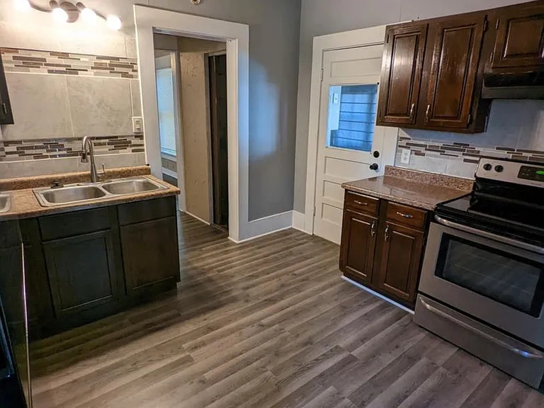 803 S Topeka Ave — Photo 4