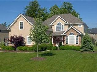 32119 Ventanas Cir, Avon Lake, OH 44012